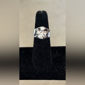 Mexico 925 VTG Sterling Silver Angled Modernist Sculpted Ribbed X Band Ring